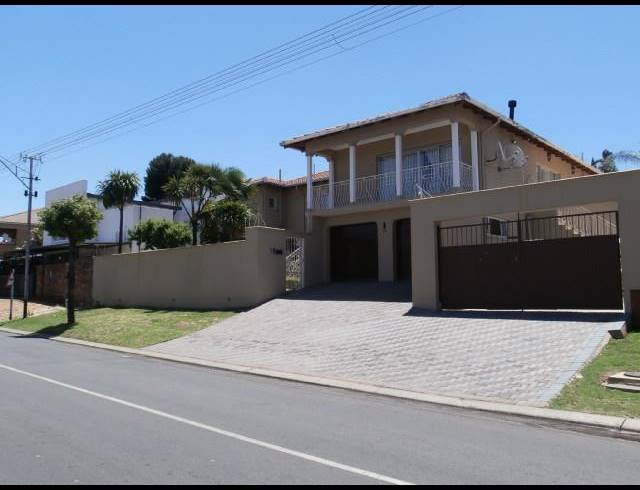 3 BEDROOM HOUSE FOR SALE IN OAKDENE